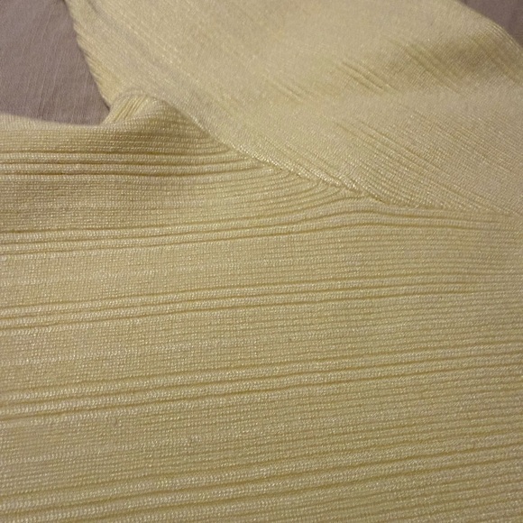 Women’s Pastel Yellow Short Sleeve Ribbed Sweater - Picture 4 of 5